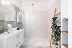 Appartements Extraordinary Sea View - 1 Bdr with AC : photos des chambres