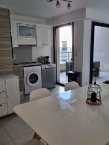 Appartements MAGNIFIQUE APPARTEMENT LES PIEDS DANS L'EAU PROPRIANO : photos des chambres