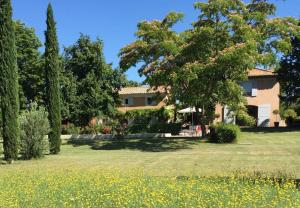 Mas provencal XIXème siécle avec piscine