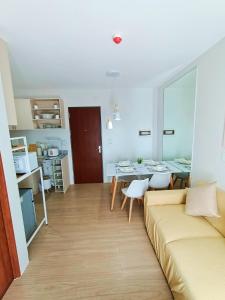 The Hive tower D with pool, Wifi, and balcony