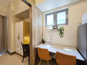 1BR Condotel with Balcony at FAME Residences #FM35