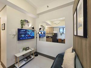 1BR Condotel with Balcony at FAME Residences #FM35