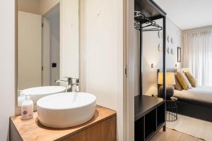 GuestReady - Quental Wallpaper near Marquês Square