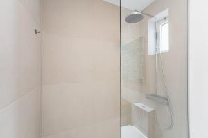 GuestReady - Quental Wallpaper near Marquês Square