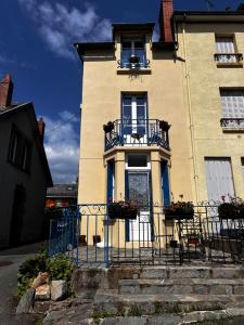 Maisons de vacances Original and quirky village home : photos des chambres