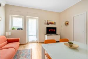 Easy Isola Apartment