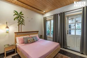 Lawrence Terrace with Free Breakfast at Mall Road by StayVista