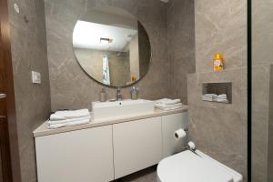 Comanda LUXURY APARTMENTS