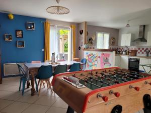 Maisons de vacances Annees 80, enquete et jeux hors du temps : photos des chambres
