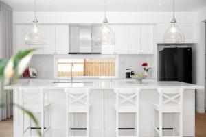 Luxury House with Pool, close to CBD