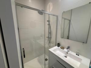 Appartements Au Coeur du Marche, Appartement Confort, Centre-ville : photos des chambres