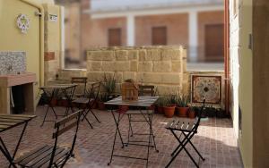 Dimora storica Gran stella leccese, A7passi da " camera con bagno e balconcino privato e con ingresso semi-indipendente - wi-fi "