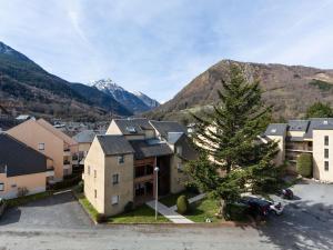 Duplex 9 pers, proche télécabine à St-Lary, parking - FR-1-296-235
