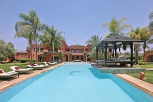 Atlas Mountain Escape: Pool, Garden & Spa paradise