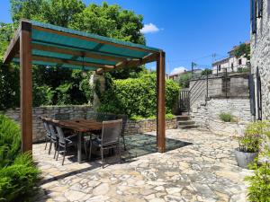 Casa 42 pet friendly for 9 people in Central Istria with salt - water pool