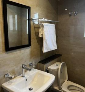 ANT Biz Rooms Near Chennai Trade Centre