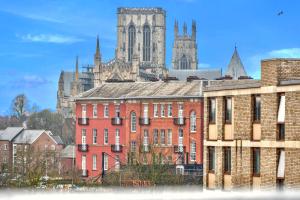 Apartment 38 with Minster Views, Parking and Gym