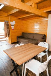 Bungalow room in Camping TajoRodillo