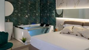 MAZZINI LUXURY JACUZZY SUITE Catania