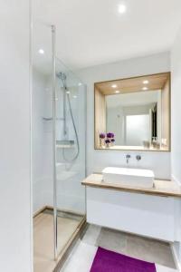 Appartements Le Nenuphar - Parking, Hyper-Centre, 500m Gare : photos des chambres