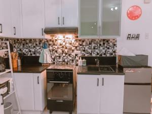 Bright & Airy Studio near Venice Mall with Pool, Gym & Fast WiFi