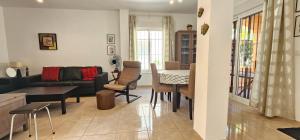 Homes of Spain, Casa Duplex Playas del Sur, 400m del mar , WIFI