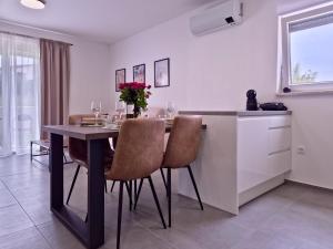 Apartments Laura & Nino