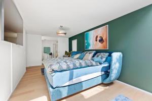 Exclusive spacious Apt. with garden in Zurich