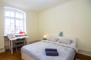 Sunny Central flat