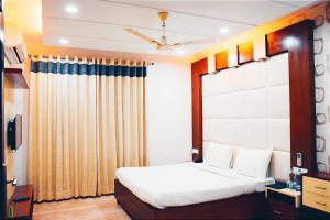 When In Gurgaon - 2 BHK MEDANTA MEDICITY 3 Mins Drive, FORTIS 5 Mins Drive