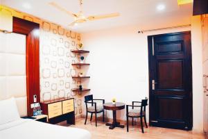 When In Gurgaon - 2 BHK MEDANTA MEDICITY 3 Mins Drive, FORTIS 5 Mins Drive