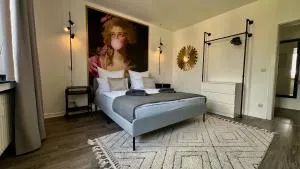 BOSTEL 2- Modernes Studio in Duisburg Meiderich, 4,7 km Hbf, U-Bahn 250m, Flughafen Düsseldorf 28 km, Landschaftspark 2,9 km, 5 Gehminuten von Herzklinik entfernt - Meiderich