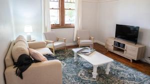 East Albury home near hospital & sports precinct