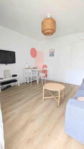 Studio climatisé 4 pers - Terrasse - Parking privé - Plage à pied