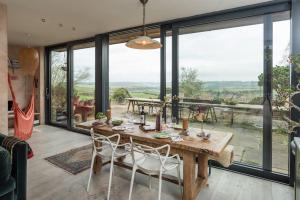 Bohemian Luxury House - Beautiful View - 10min to Bath