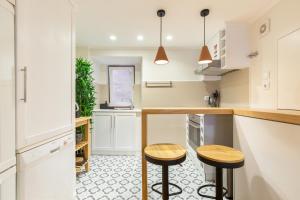 Designer Retreat- Newly remodelled 1 bedroom apt