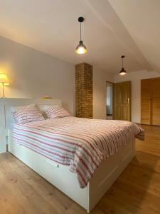 Riverside Stay at Stary Rynek - billiards, foosball and arcade games