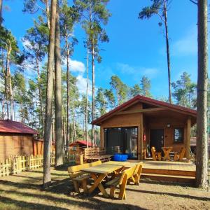 Schadzka w dwunastce z widokiem na jezioro