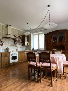 Riverside Stay at Stary Rynek - billiards, foosball and arcade games