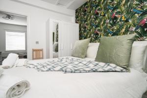 Fredos Apartment - 1 bed, Free Parking, Wi-Fi, Hospital