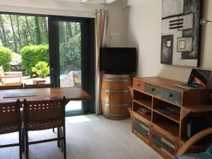 Maison Sous Les Pins
