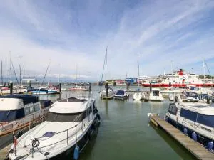 Marina View - East Cowes