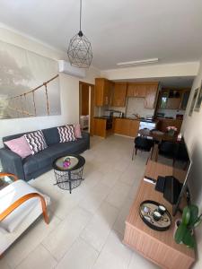 2 Bedroom Apartment, Zygos Centre Block D - By IMH Travel & Tours - 4hvězdičkové hotely ve městě Pafos