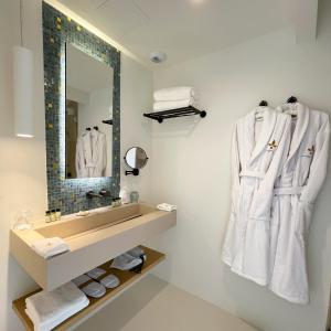 Hotels AUX DUCS DE SIENNE : photos des chambres