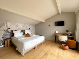 Hotels AUX DUCS DE SIENNE : photos des chambres