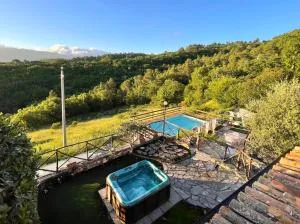 Villa immersa nel verde - Rubbiano