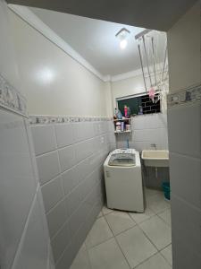 Apartamento completo e elegante, BEM LOCALIZADO.