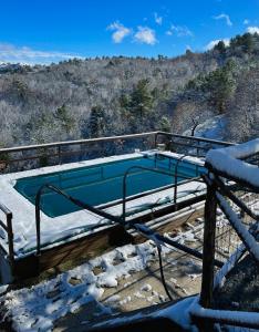 Villa immersa nel verde