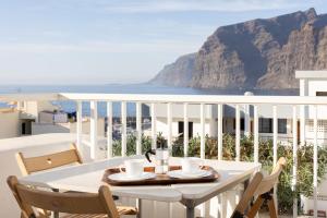 OkStay Los Gigantes with AC, terraces and sea views