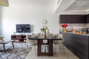 Frank Porter - Imperial Residence 2